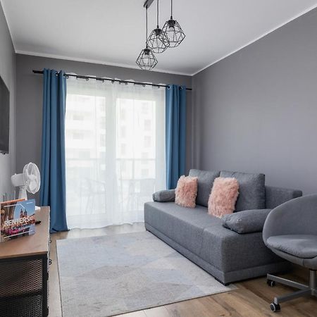 Comfy Apartment Pachonskiego With Parking In Krakow By Noclegi Renters Exteriör bild