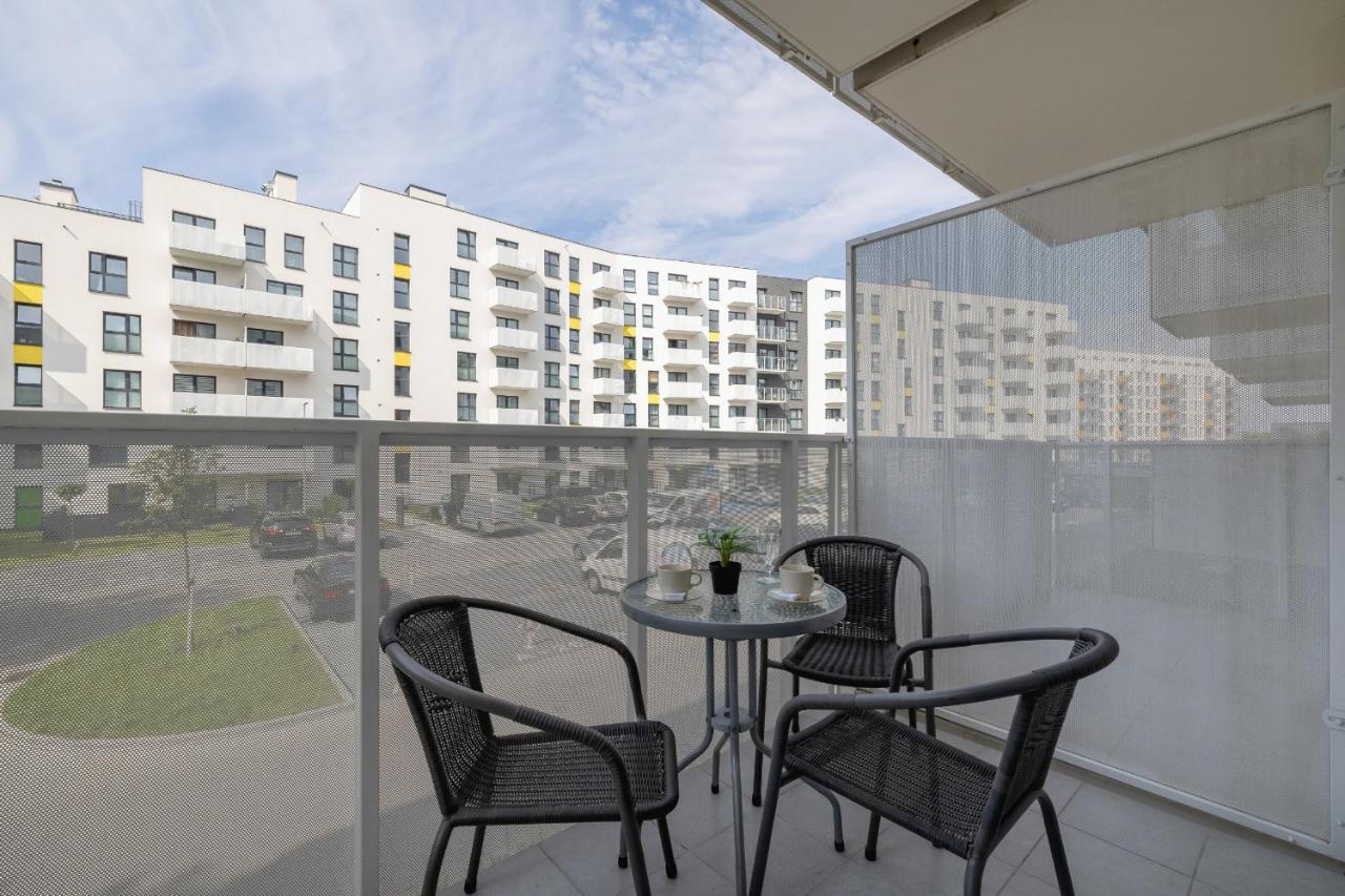 Comfy Apartment Pachonskiego With Parking In Krakow By Noclegi Renters Exteriör bild